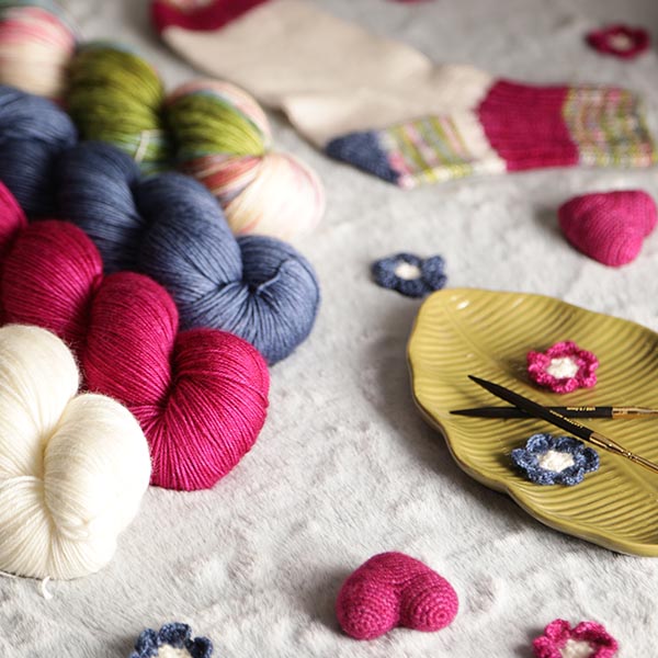 Creative Projects Showcasing Hand-Dyed Yarn's Beauty