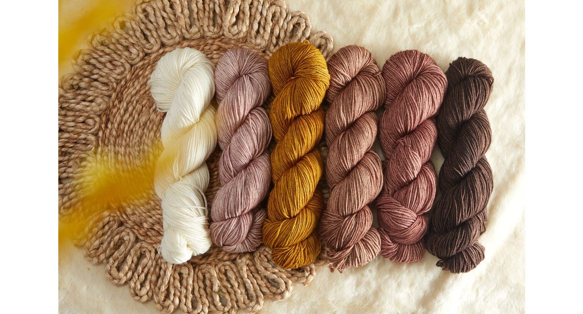 Crochet vs Knitting: How Yarn Weight Choice Differ