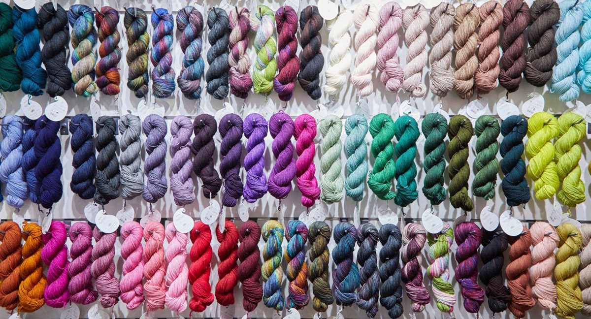 Colorful Yarns: 6 Hand Dyeing Techniques Explained
