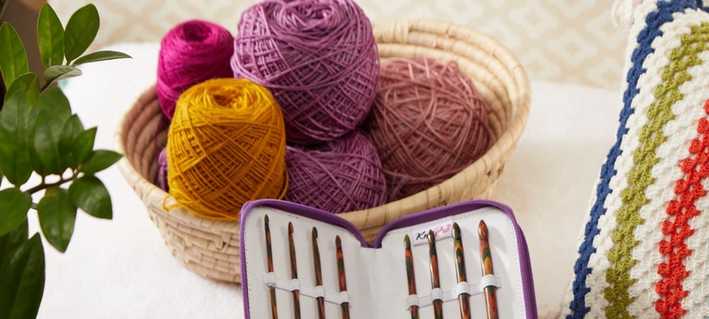 Knitting and Crocheting DIY Christmas Decor with Symfonie Yarns