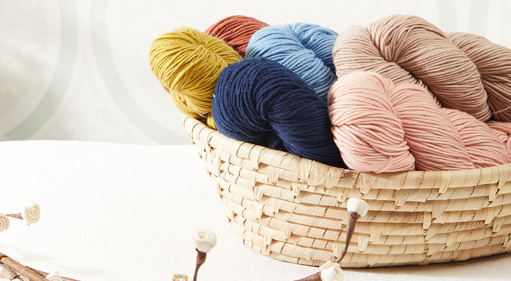 Sustainable Fashion with Naturally Dyed Yarns: The Beauty of Flora